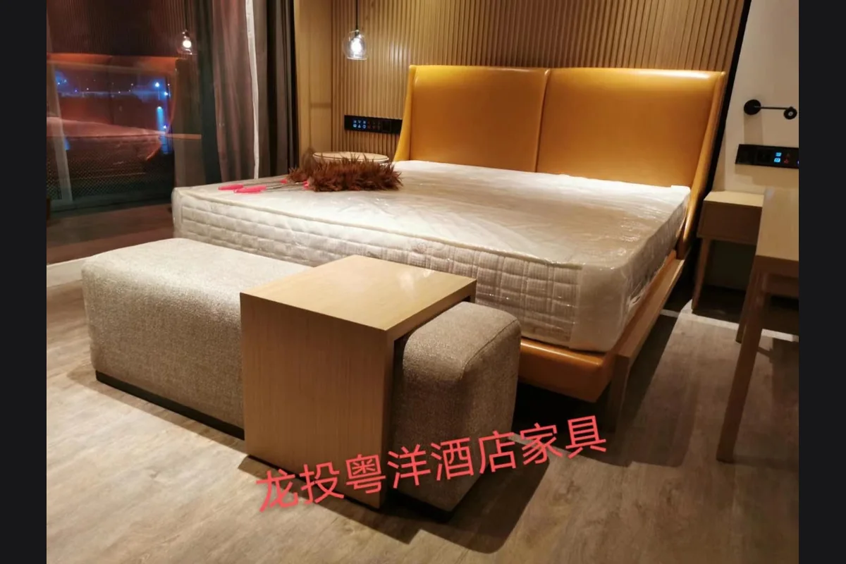 肇庆喜来登 · 客房床组与床尾凳